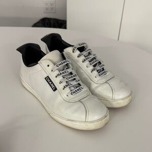 CHANEL Sneakers
